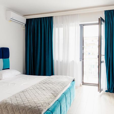 The Blue Norwegian House Apartment Bukares Bagian luar foto