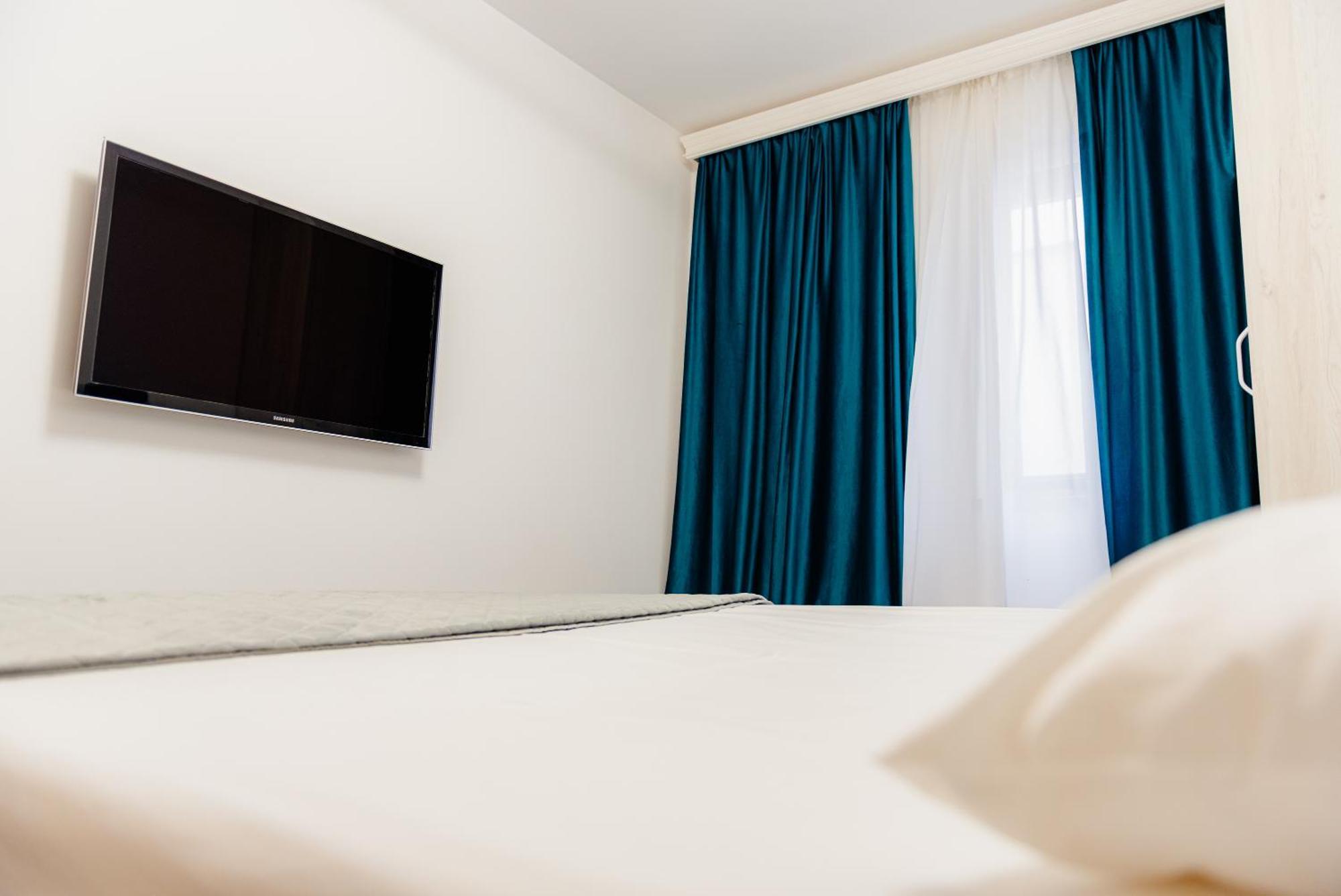 The Blue Norwegian House Apartment Bukares Bagian luar foto